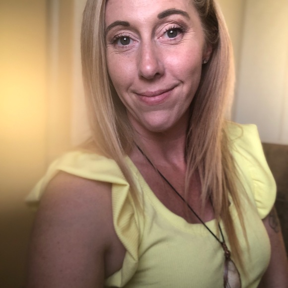 Meet your Posher, Lauren - Picture 4 of 10